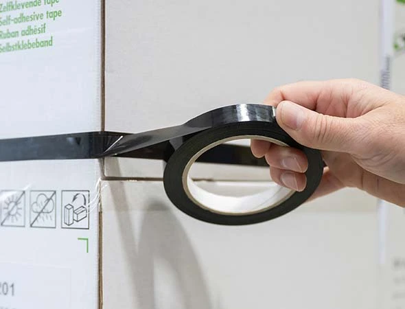 Banderolage adhésif