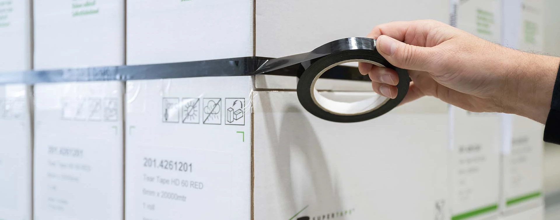 Banderolage adhésif