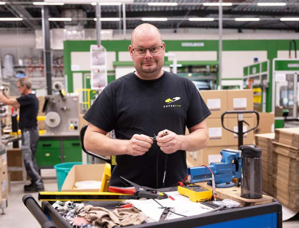 Monteur technicien de maintenance